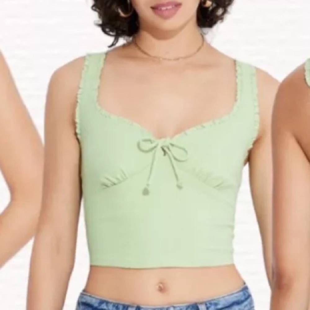NWT- Lace trim and Bow top wild fable